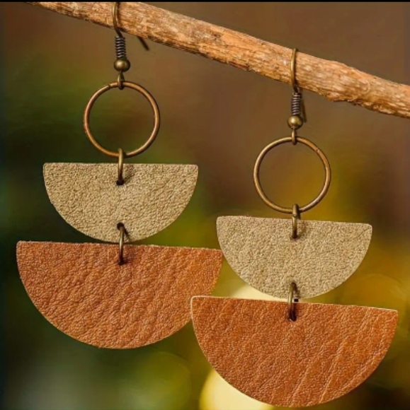 ✨New✨ Boho Stylish leather dangling earrings - Picture 3 of 3